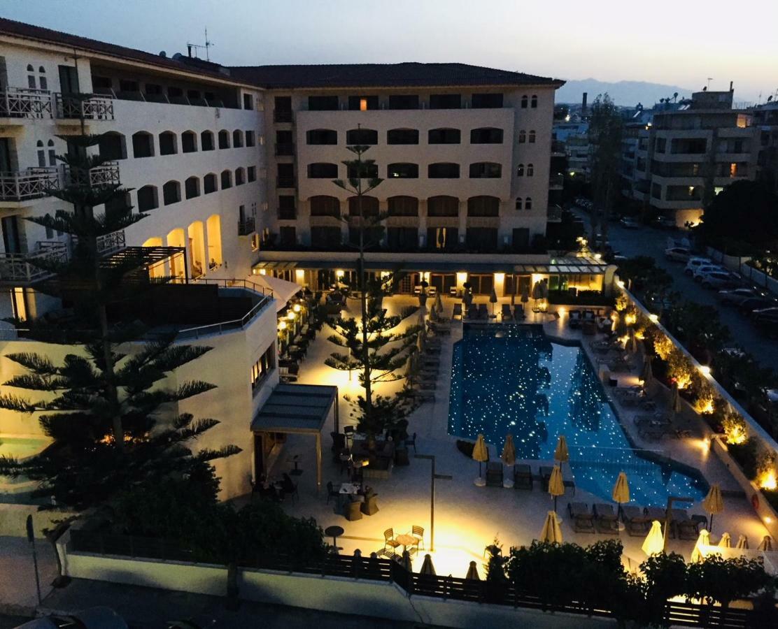 Sol & Mare - Beach Front Rethymno  Bagian luar foto